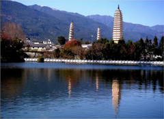 三塔倒影公园图片