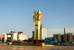 沈阳市府广场图片