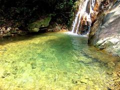 龙穿峡风景区图片