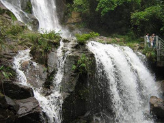 天子山瀑布图片