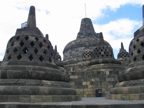 婆罗浮屠佛塔_吴哥窟_婆罗浮屠