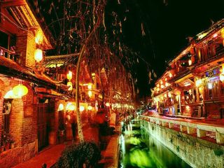 酒吧夜娱