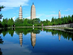 崇圣寺三塔图片