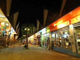D-MALL